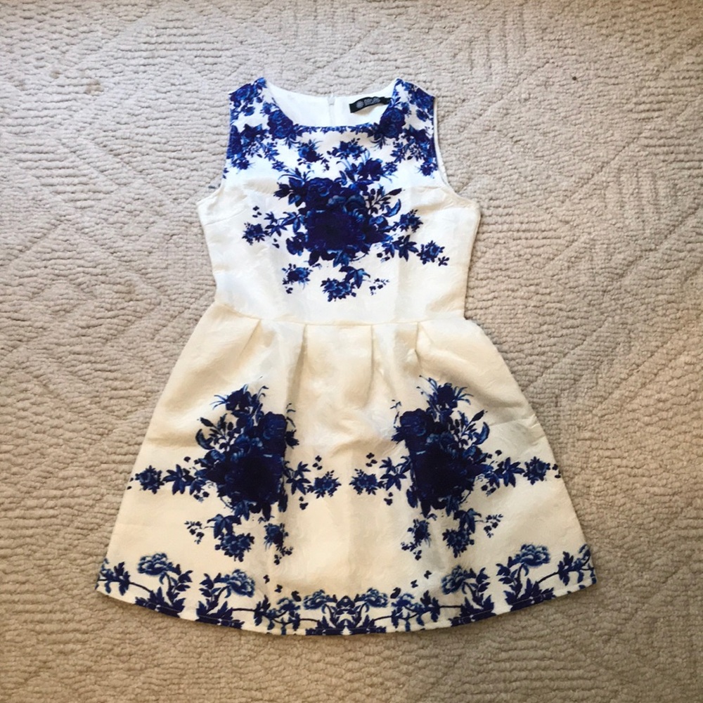 DASAP Blue And White floral cocktail dress